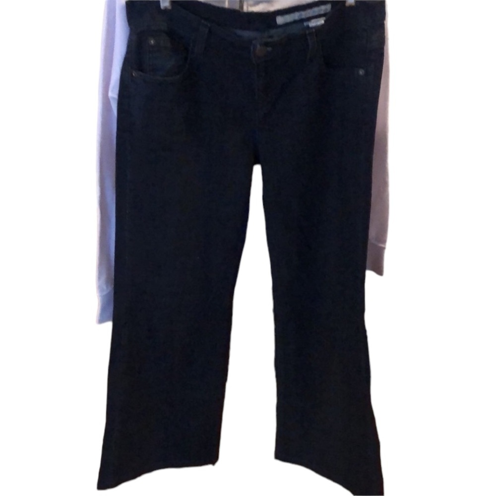 DKNY by Donna Karen size 10 blue jeans mid-rise stretch straight bootcut
